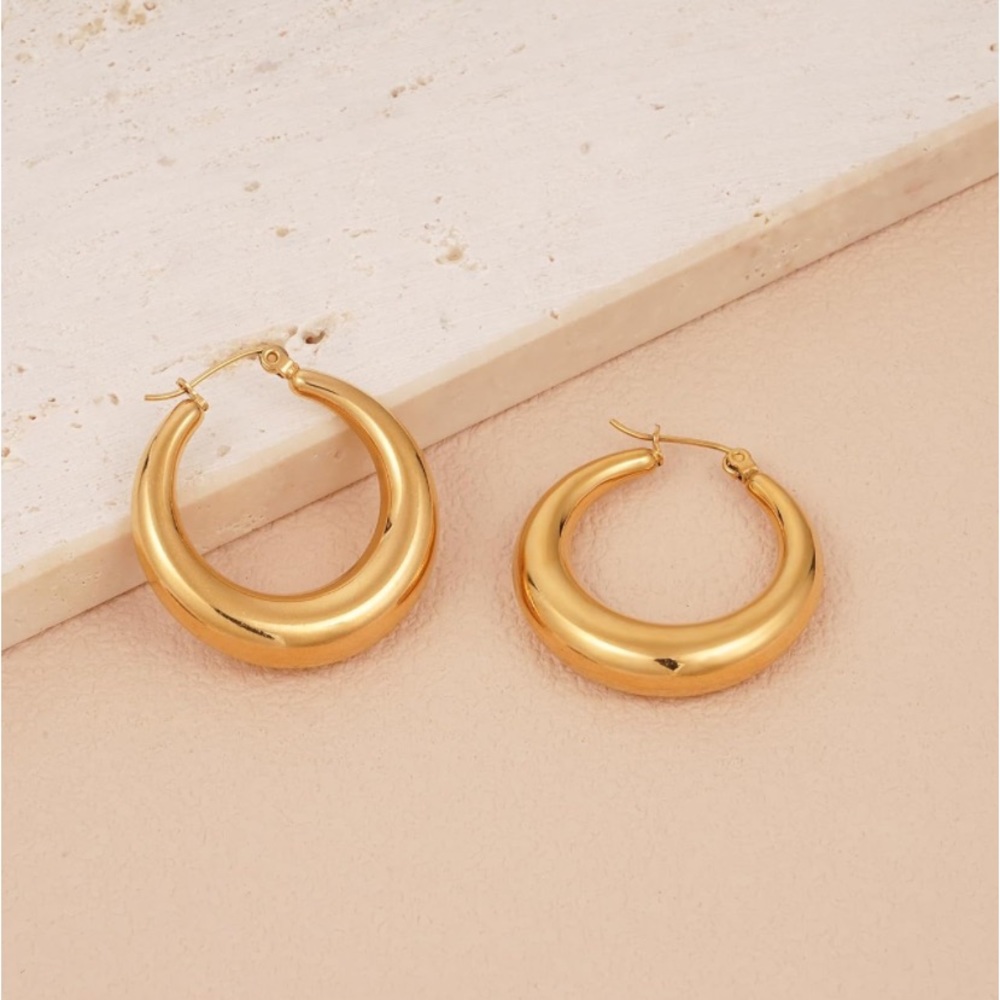 Classic Gorgeous Chunky Gold Hoop Earrings Lightweight Stunning On Trend - Picture 10 of 12